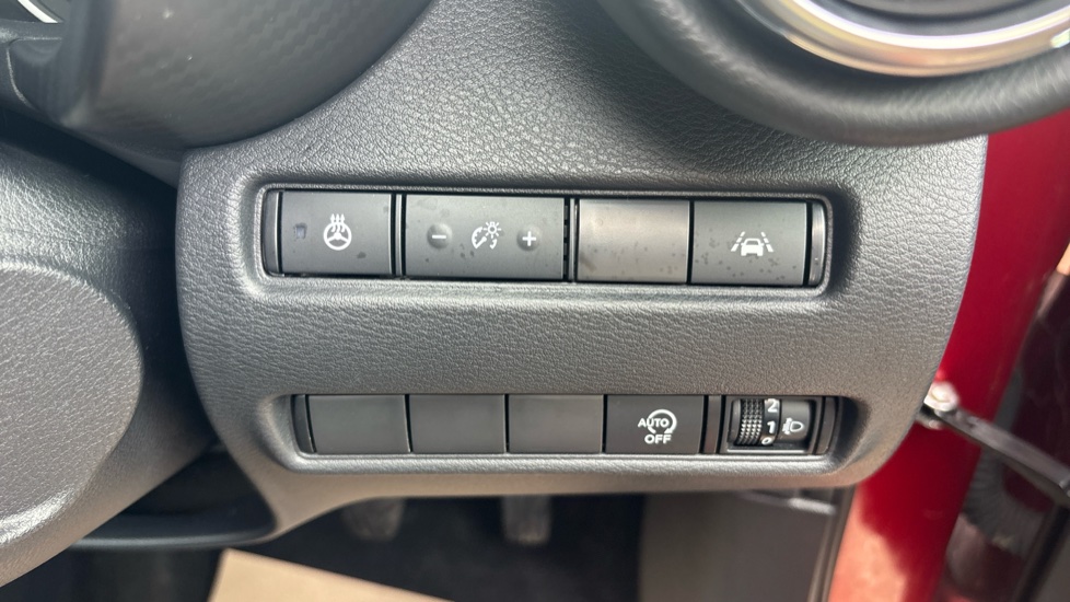 Nissan Juke 1.0 DiG-T 114 N-Connecta 5dr Petrol Hatchback - Image 31