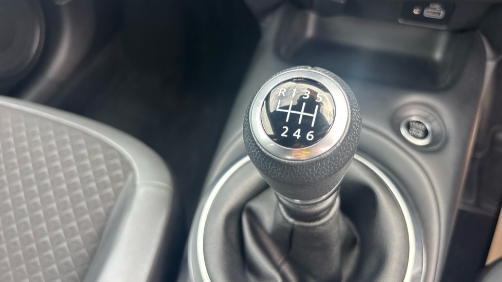 Nissan Juke 1.0 DiG-T 114 N-Connecta 5dr Petrol Hatchback - Image 37