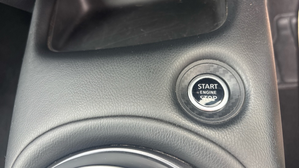 Nissan Juke 1.0 DiG-T 114 N-Connecta 5dr Petrol Hatchback - Image 38