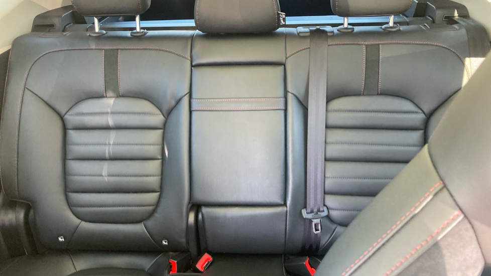 MG HS 1.5 T-GDI Exclusive 5dr DCT Petrol Hatchback - Image 15