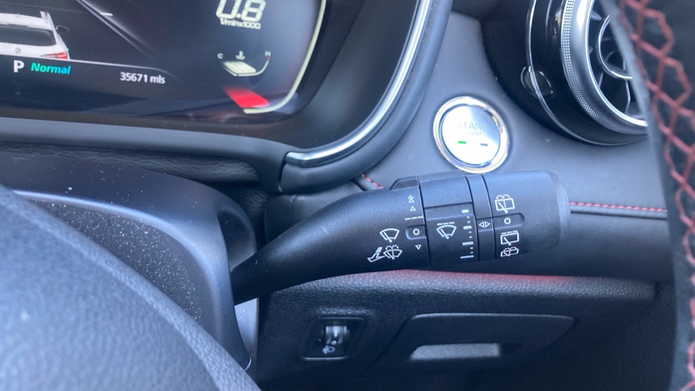 MG HS 1.5 T-GDI Exclusive 5dr DCT Petrol Hatchback - Image 30