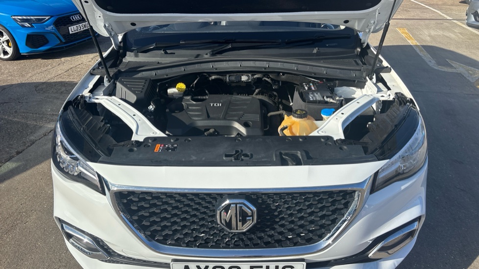MG HS 1.5 T-GDI Excite 5dr DCT Petrol Hatchback - Image 8