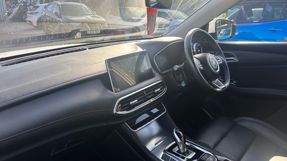 MG HS 1.5 T-GDI Excite 5dr DCT Petrol Hatchback - Image 9