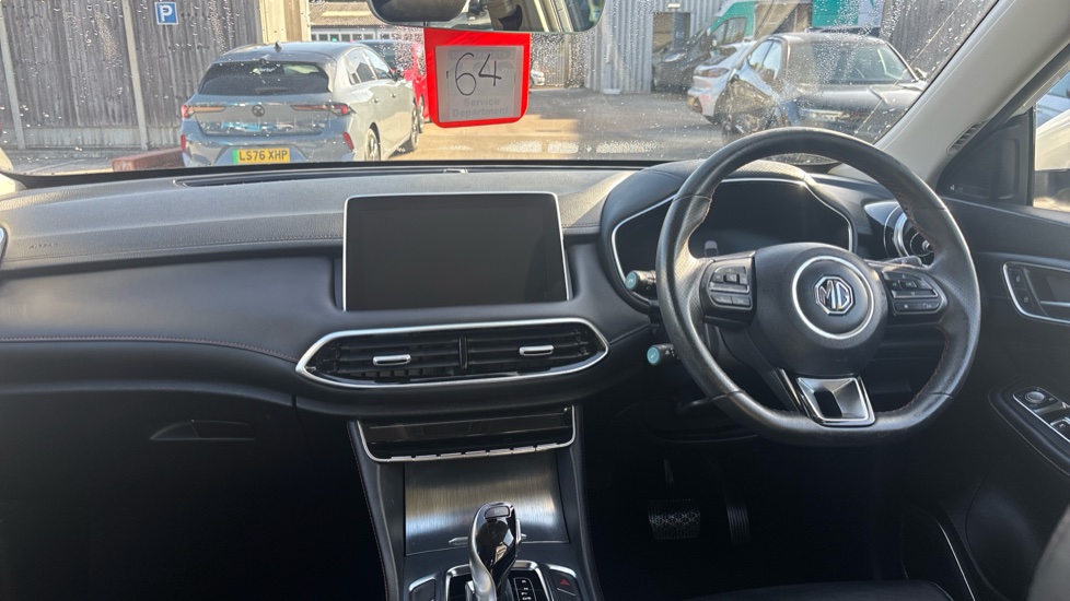 MG HS 1.5 T-GDI Excite 5dr DCT Petrol Hatchback - Image 10