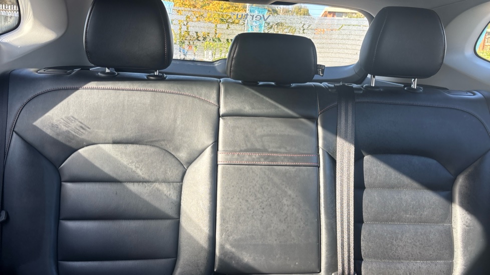 MG HS 1.5 T-GDI Excite 5dr DCT Petrol Hatchback - Image 15