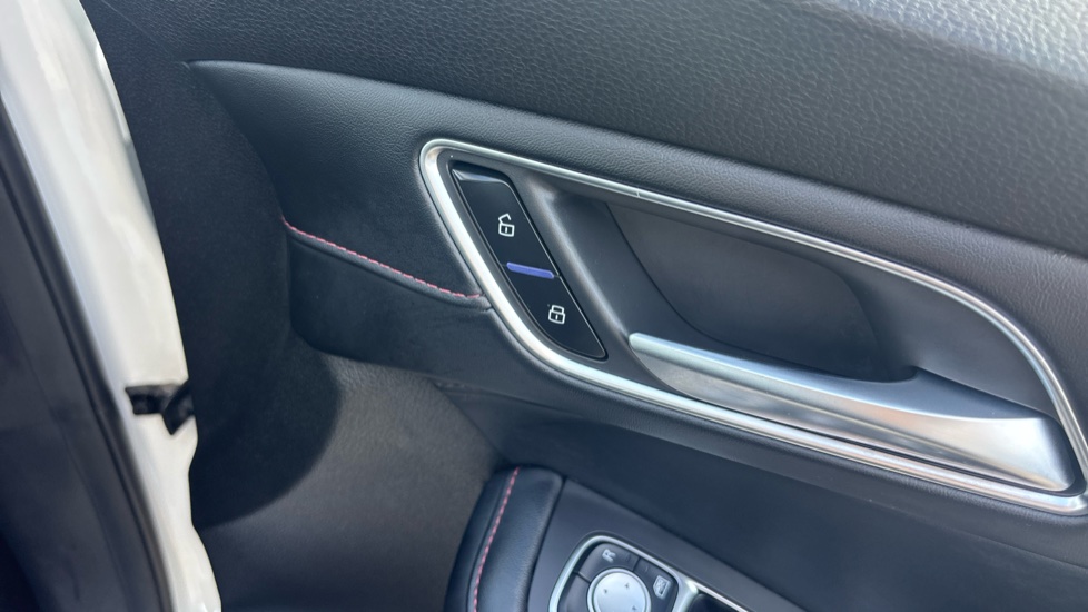 MG HS 1.5 T-GDI Excite 5dr DCT Petrol Hatchback - Image 28