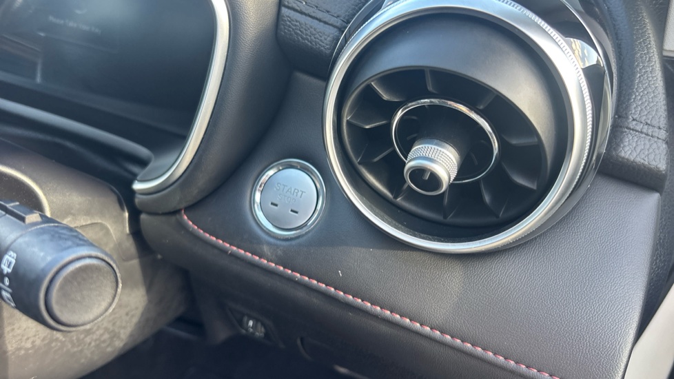 MG HS 1.5 T-GDI Excite 5dr DCT Petrol Hatchback - Image 29