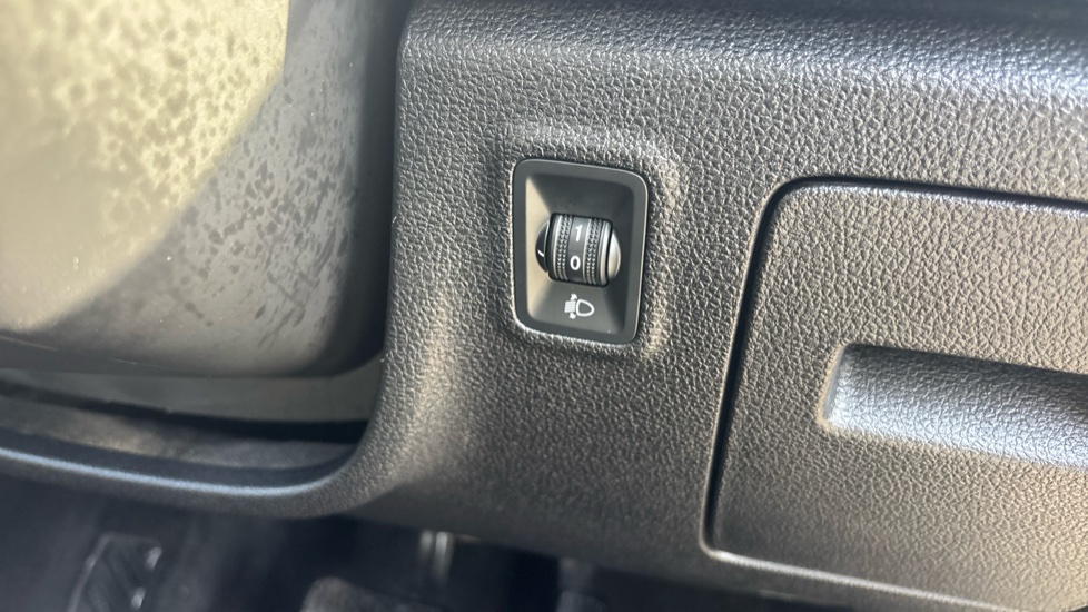 MG HS 1.5 T-GDI Excite 5dr DCT Petrol Hatchback - Image 30