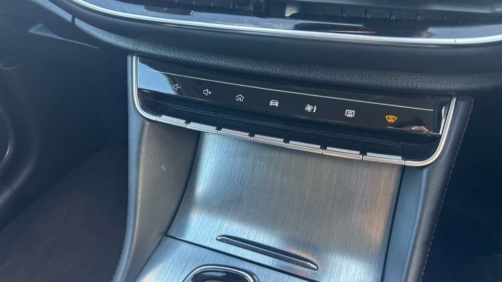 MG HS 1.5 T-GDI Excite 5dr DCT Petrol Hatchback - Image 35