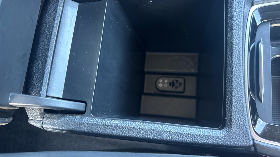 MG HS 1.5 T-GDI Excite 5dr DCT Petrol Hatchback - Image 40