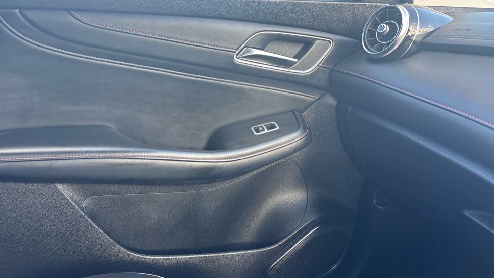 MG HS 1.5 T-GDI Excite 5dr DCT Petrol Hatchback - Image 42