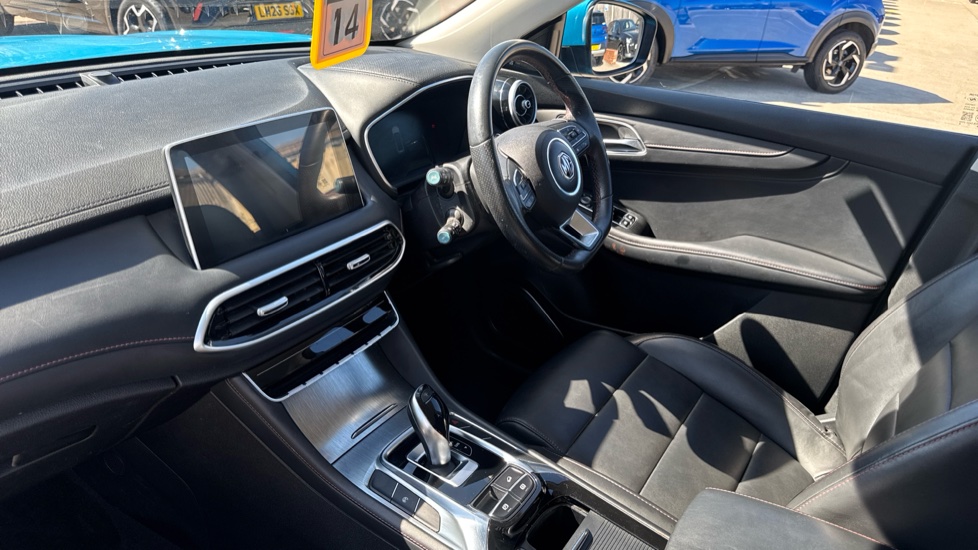 MG HS 1.5 T-GDI Excite 5dr DCT Petrol Hatchback - Image 9