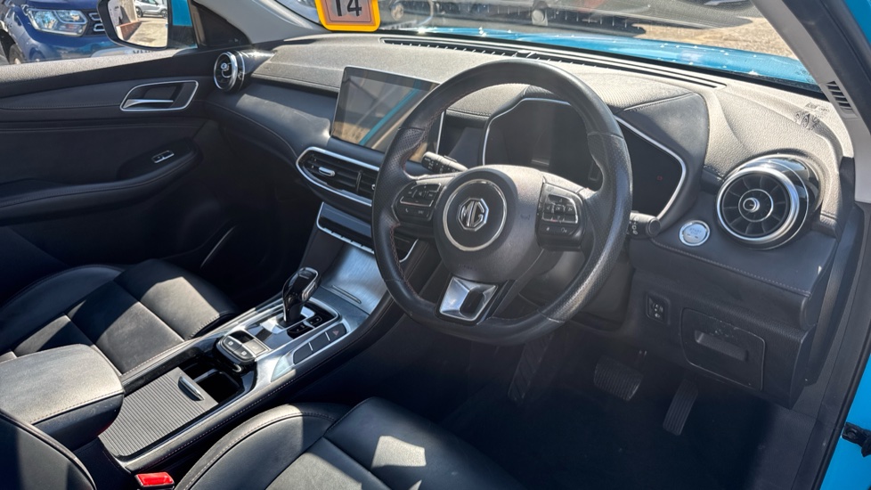 MG HS 1.5 T-GDI Excite 5dr DCT Petrol Hatchback - Image 11