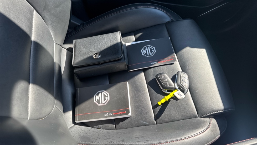 MG HS 1.5 T-GDI Excite 5dr DCT Petrol Hatchback - Image 19