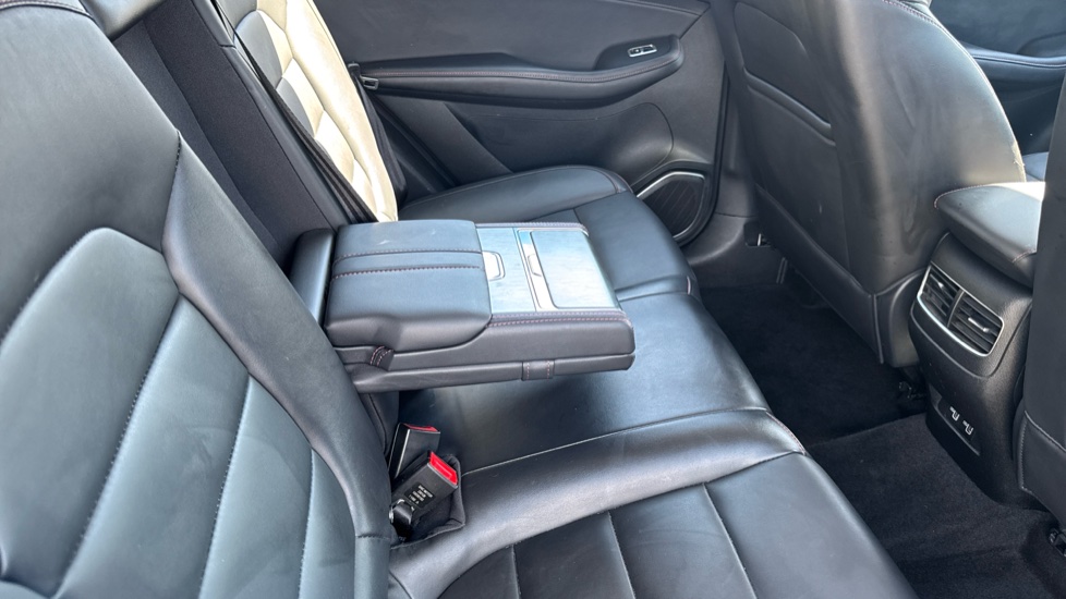 MG HS 1.5 T-GDI Excite 5dr DCT Petrol Hatchback - Image 27