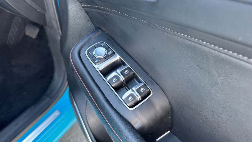 MG HS 1.5 T-GDI Excite 5dr DCT Petrol Hatchback - Image 30