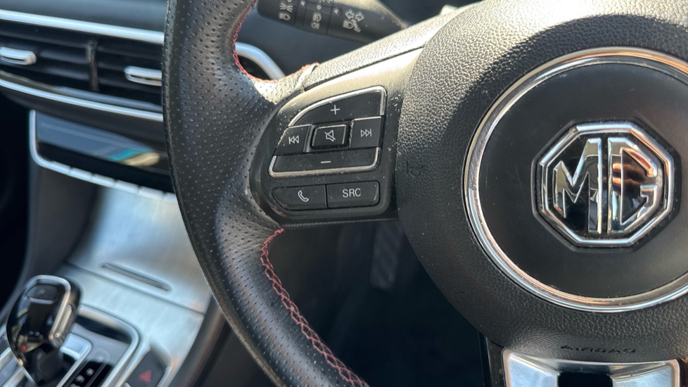 MG HS 1.5 T-GDI Excite 5dr DCT Petrol Hatchback - Image 32