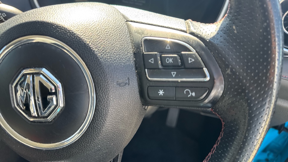 MG HS 1.5 T-GDI Excite 5dr DCT Petrol Hatchback - Image 33