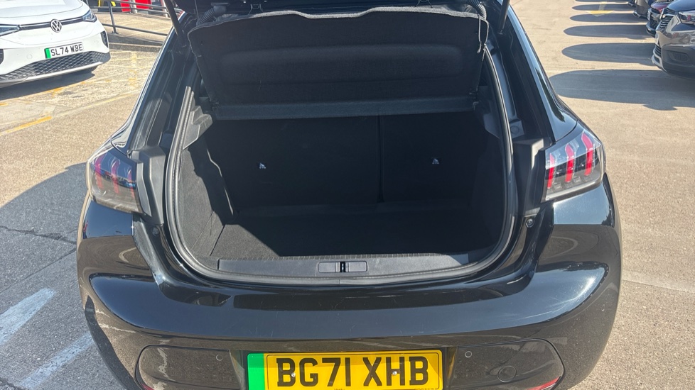 Peugeot 208 100kW GT 50kWh 5dr Auto Electric Hatchback - Image 4