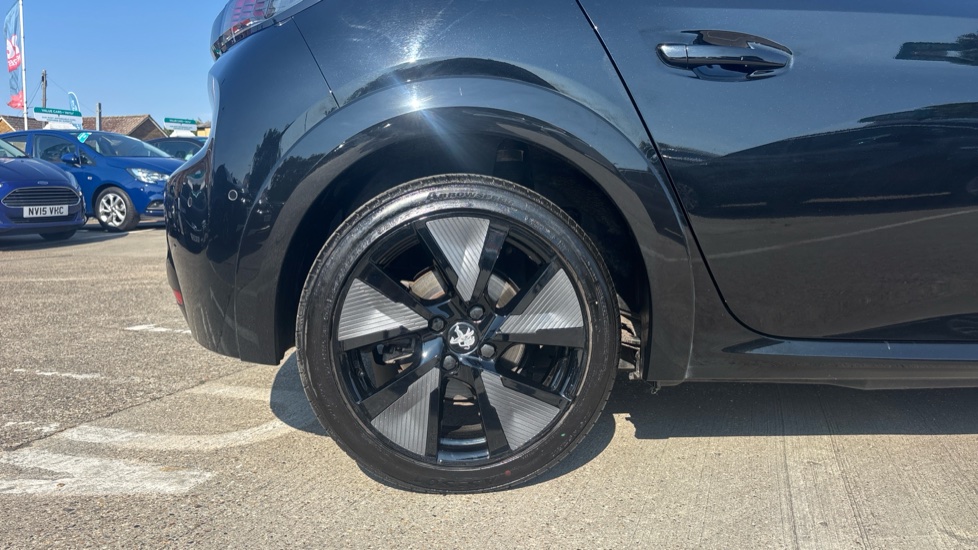 Peugeot 208 100kW GT 50kWh 5dr Auto Electric Hatchback - Image 7