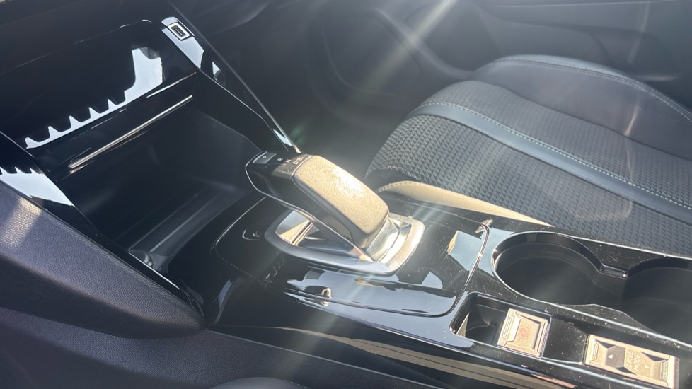 Peugeot 208 100kW GT 50kWh 5dr Auto Electric Hatchback - Image 13