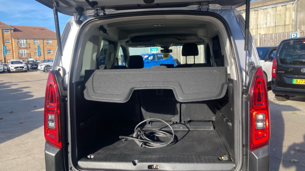 Citroen Berlingo 100kW Flair XTR M 50kWh 5dr Auto Electric Estate - Image 4