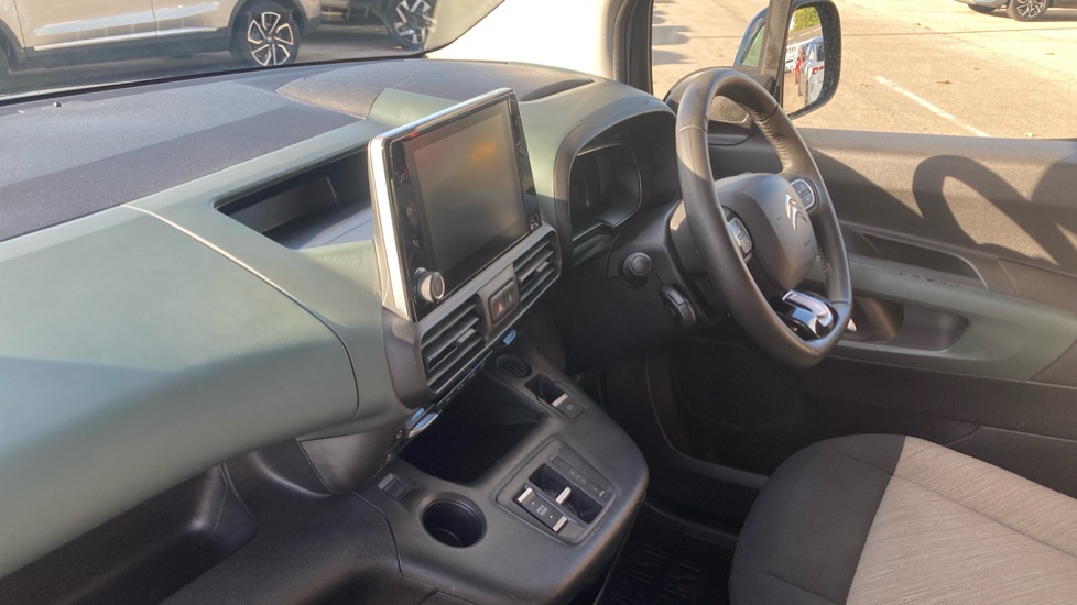 Citroen Berlingo 100kW Flair XTR M 50kWh 5dr Auto Electric Estate - Image 9