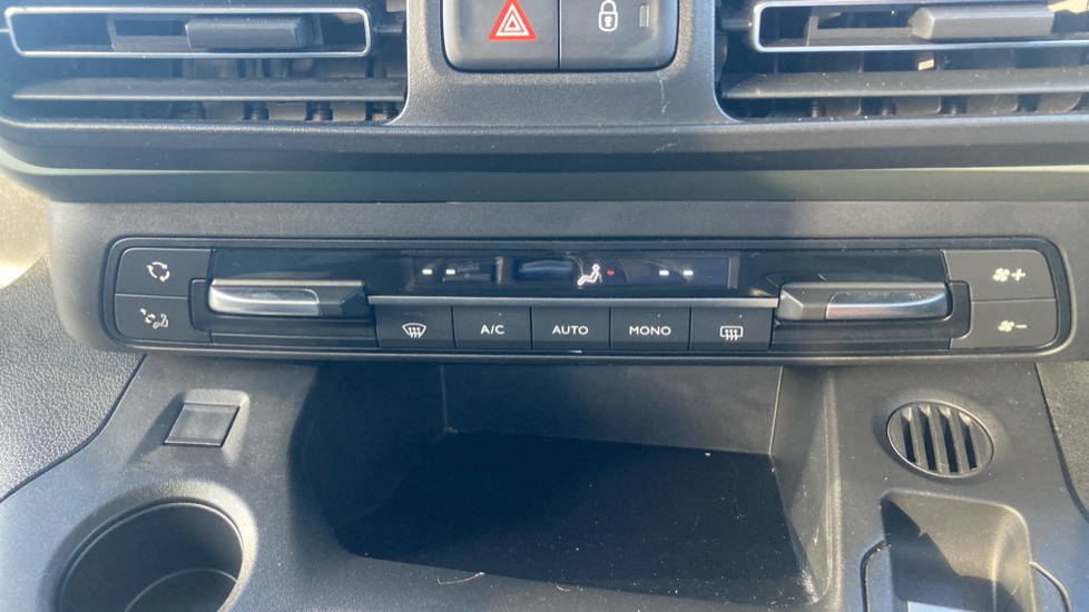 Citroen Berlingo 100kW Flair XTR M 50kWh 5dr Auto Electric Estate - Image 21