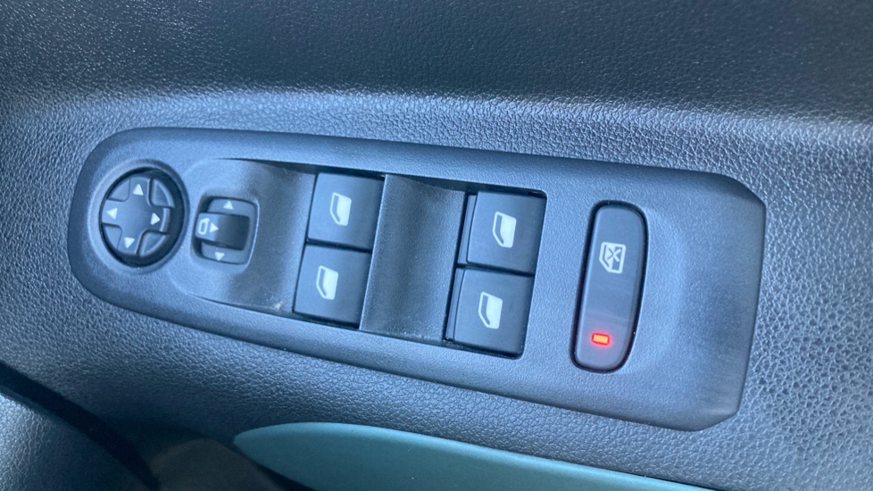 Citroen Berlingo 100kW Flair XTR M 50kWh 5dr Auto Electric Estate - Image 33