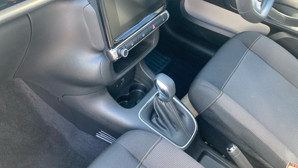 Citroen C3 1.2 PureTech 110 Plus 5dr EAT6 Petrol Hatchback - Image 13
