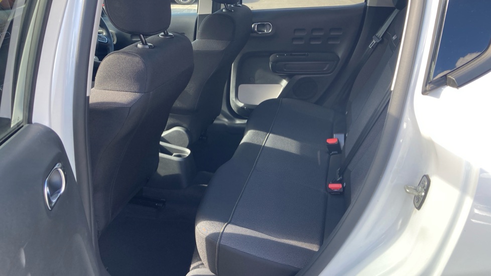 Citroen C3 1.2 PureTech 110 Plus 5dr EAT6 Petrol Hatchback - Image 16