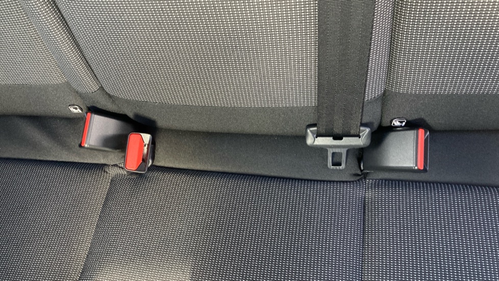 Citroen C3 1.2 PureTech 110 Plus 5dr EAT6 Petrol Hatchback - Image 17