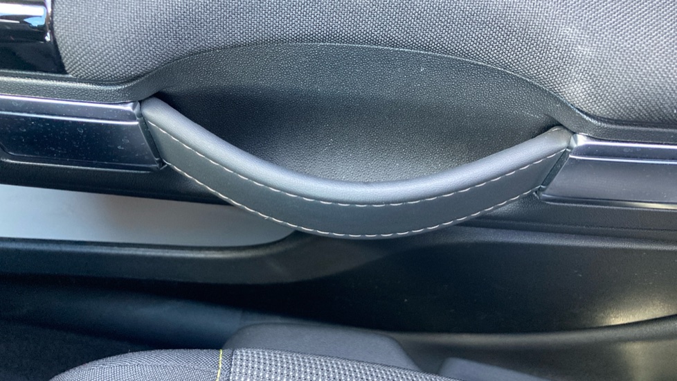 Citroen C3 1.2 PureTech 110 Plus 5dr EAT6 Petrol Hatchback - Image 39