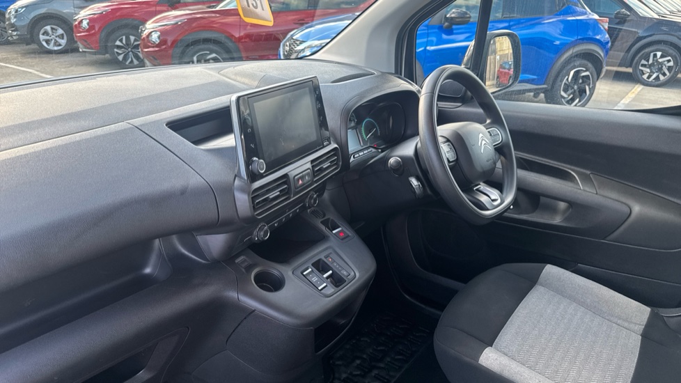 Citroen Berlingo 100kW Feel XL 50kWh 5dr Auto [7 seat] Electric Estate - Image 9