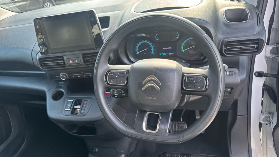 Citroen Berlingo 100kW Feel XL 50kWh 5dr Auto [7 seat] Electric Estate - Image 21