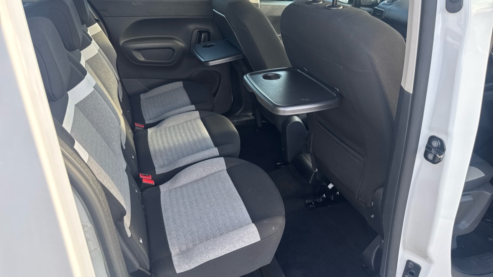 Citroen Berlingo 100kW Feel XL 50kWh 5dr Auto [7 seat] Electric Estate - Image 25