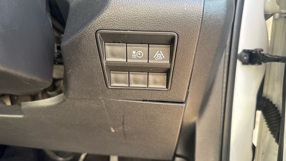 Citroen Berlingo 100kW Feel XL 50kWh 5dr Auto [7 seat] Electric Estate - Image 41