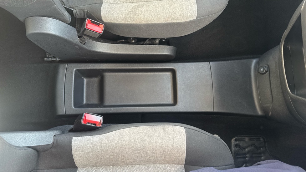 Citroen Berlingo 100kW Feel XL 50kWh 5dr Auto [7 seat] Electric Estate - Image 44