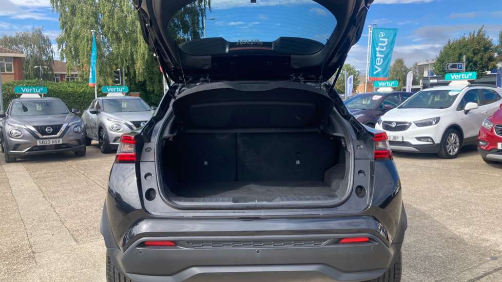Nissan Juke 1.0 DiG-T 114 N-Connecta 5dr DCT Petrol Hatchback - Image 4