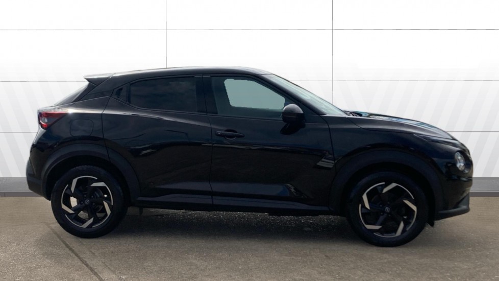 Nissan Juke 1.0 DiG-T 114 N-Connecta 5dr DCT Petrol Hatchback - Image 5