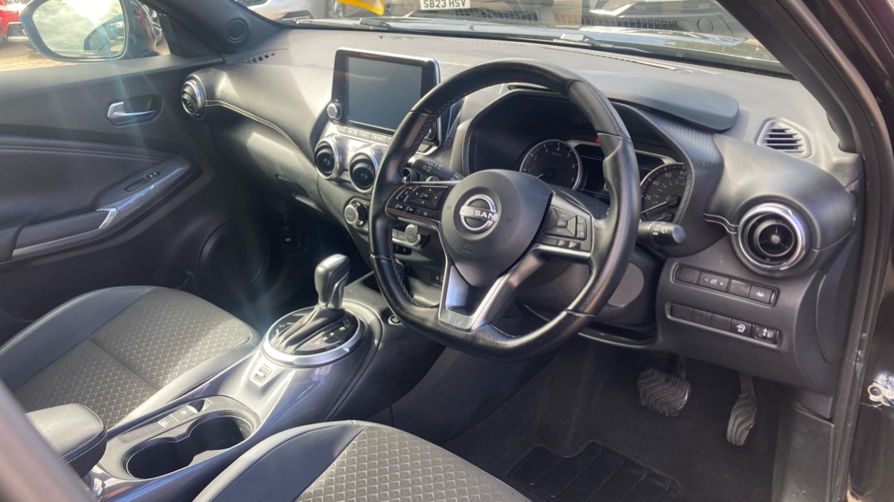 Nissan Juke 1.0 DiG-T 114 N-Connecta 5dr DCT Petrol Hatchback - Image 11