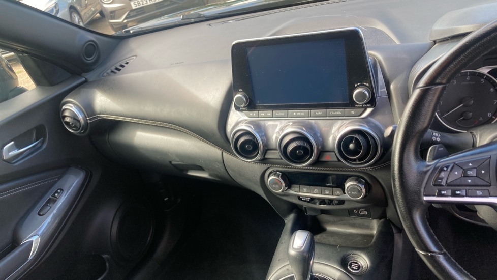 Nissan Juke 1.0 DiG-T 114 N-Connecta 5dr DCT Petrol Hatchback - Image 14