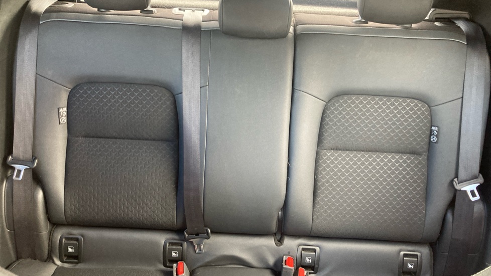 Nissan Juke 1.0 DiG-T 114 N-Connecta 5dr DCT Petrol Hatchback - Image 15