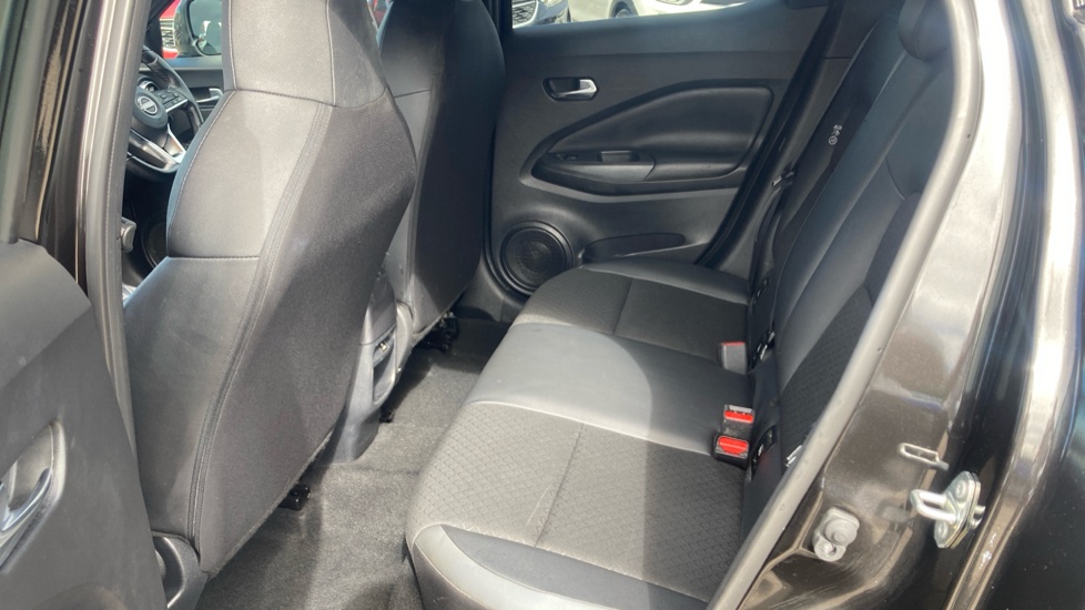 Nissan Juke 1.0 DiG-T 114 N-Connecta 5dr DCT Petrol Hatchback - Image 16