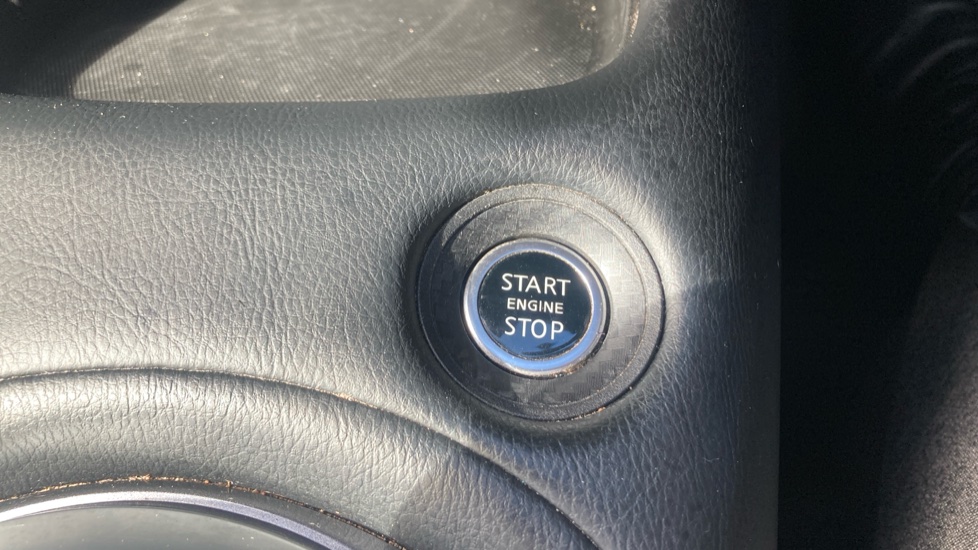 Nissan Juke 1.0 DiG-T 114 N-Connecta 5dr DCT Petrol Hatchback - Image 27