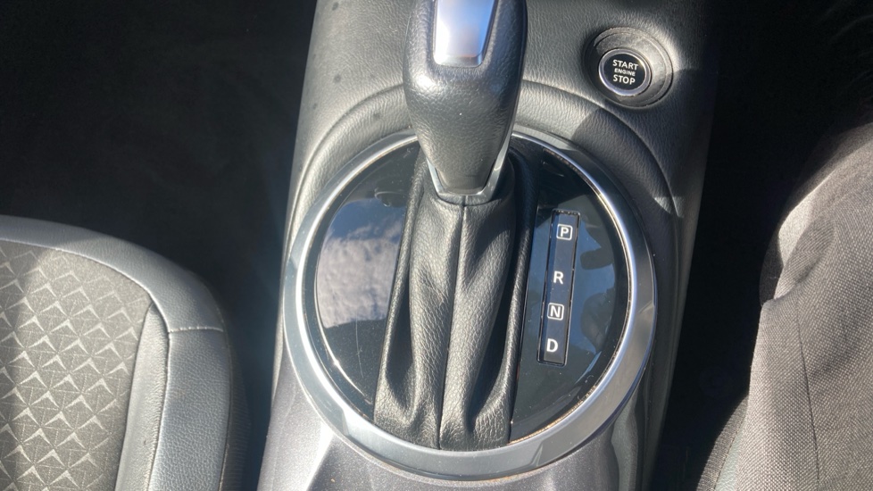 Nissan Juke 1.0 DiG-T 114 N-Connecta 5dr DCT Petrol Hatchback - Image 28