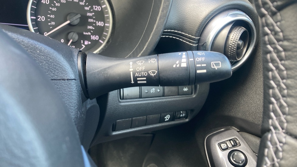 Nissan Juke 1.0 DiG-T 114 N-Connecta 5dr DCT Petrol Hatchback - Image 33
