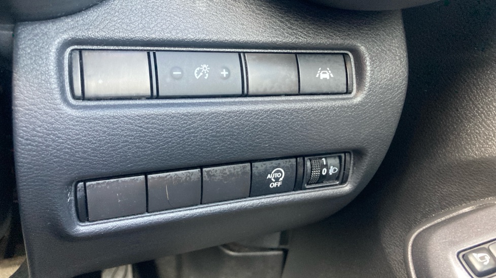Nissan Juke 1.0 DiG-T 114 N-Connecta 5dr DCT Petrol Hatchback - Image 34