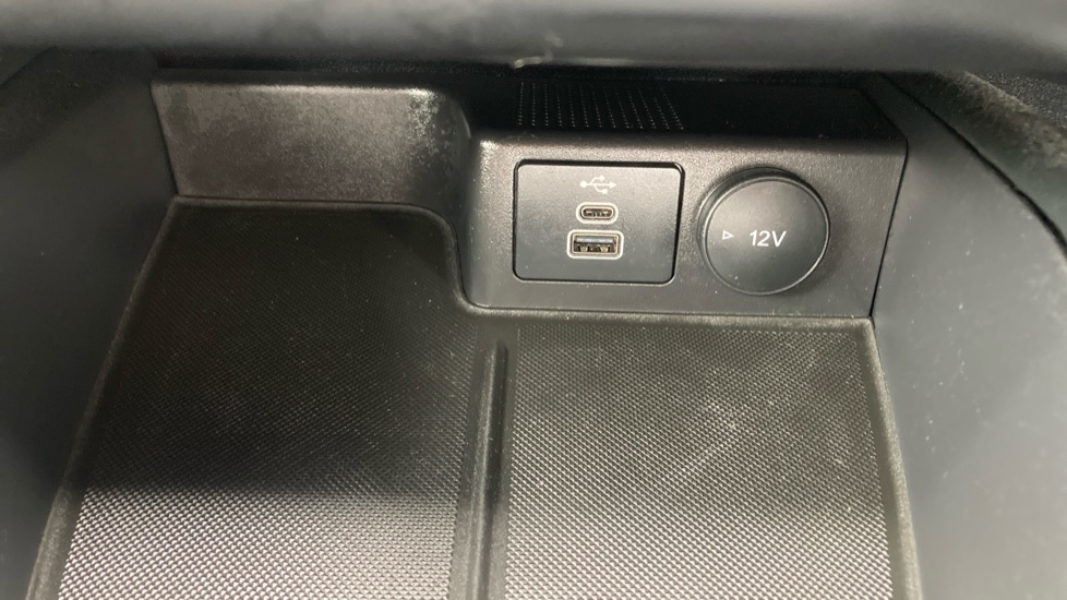 Ford Kuga 2.5 FHEV ST-Line Edition 5dr CVT Hybrid Estate - Image 38