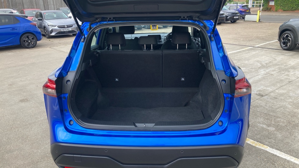 Nissan Qashqai 1.3 DiG-T MH 158 Acenta Premium 5dr Xtronic Petrol Hatchback - Image 4